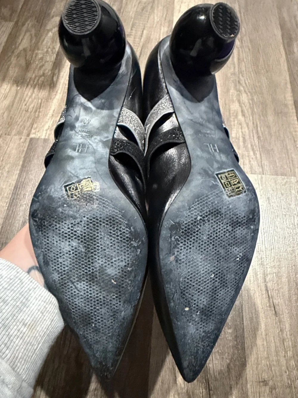 Hannibal Laguna Black Pointed Heels with Branded Elastic Straps - Picture 4 of 5